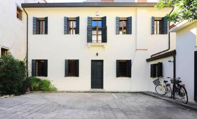 Appartamento Ht - Dimora Del Gallerista Alla Basilica Del Santo Padova